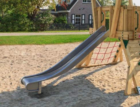 Öffentlicher Spielplatz Rutsche Edelstahl