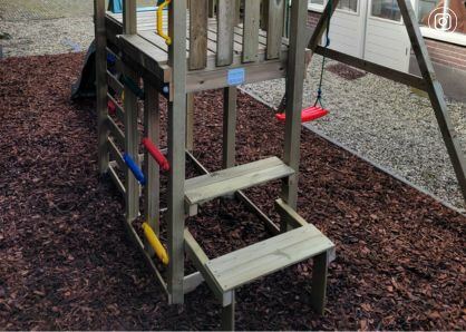 Jungle Gym Spieltürme mit Picknicktisch