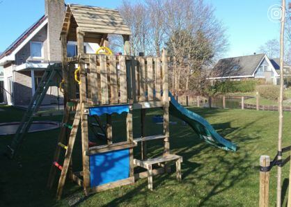 Jungle Gym Spieltürme mit Picknicktisch